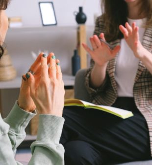 Samtalsterapi i Västerås: En väg till välmående och personlig utveckling