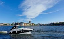 Utforska Stockholms skärgård på en båt mellan Stavsnäs och Sandhamn