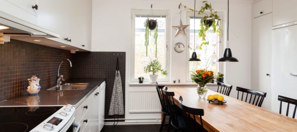 Flyttstädning vimmerby  så lämnar du bostaden skinande ren utan stress