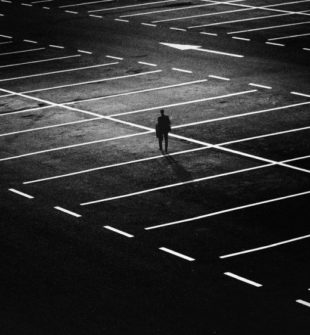 Linjemålning på parkering: Tydliga parkeringsytor genom att måla parkeringslinjer