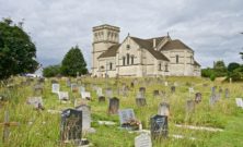 Rengöring av gravsten  så bevaras minnet på ett varsamt sätt