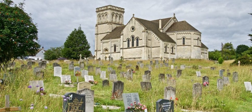 Rengöring av gravsten  så bevaras minnet på ett varsamt sätt