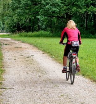 Cykeltur längs göta kanal  en av sveriges mest avkopplande semestrar