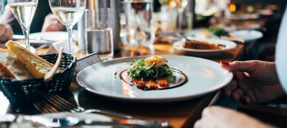 Restaurang sundbyberg  mat, sport och avslappnat häng i ett och samma kvarter