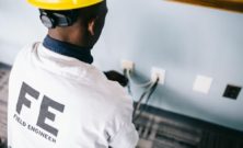 Vad gör en industri elektriker och varför är rollen så viktig?