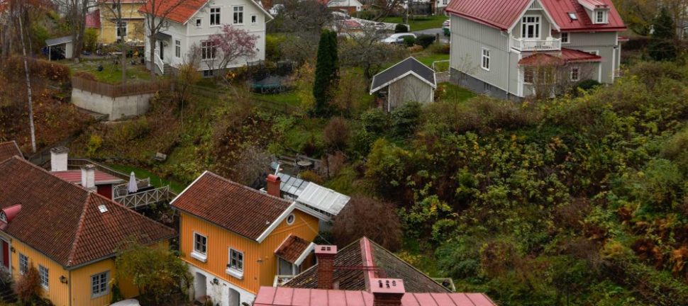 Hitta orsaker och effektiva lösningar på lukt från krypgrund i ditt hus