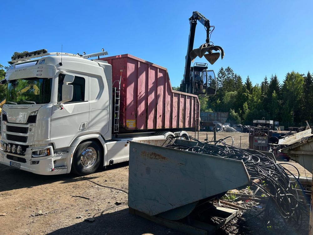 Skrot i Linköping: Så får du en smidig, trygg och miljövänlig skrothantering